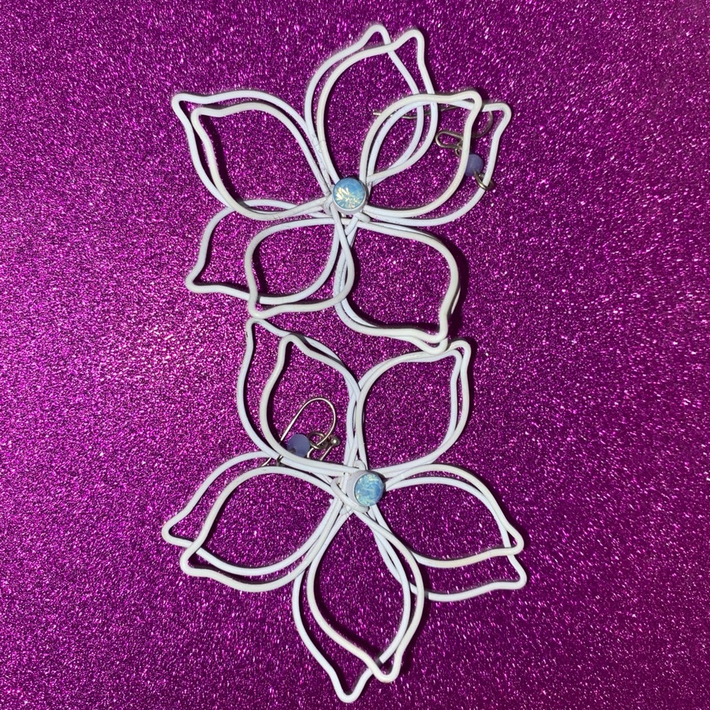 Super cute flower earrings!